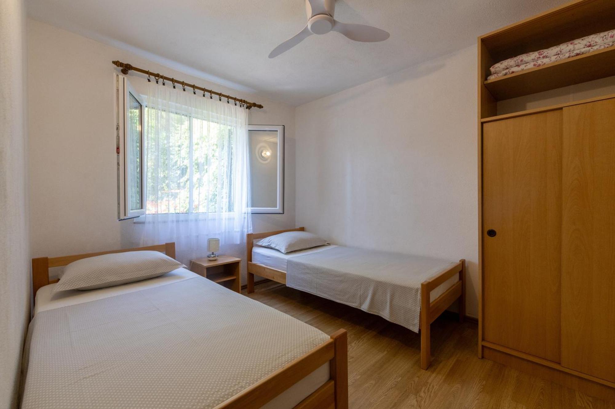 Apartments By The Sea Mudri Dolac, Hvar - 582 Vrboska Bagian luar foto