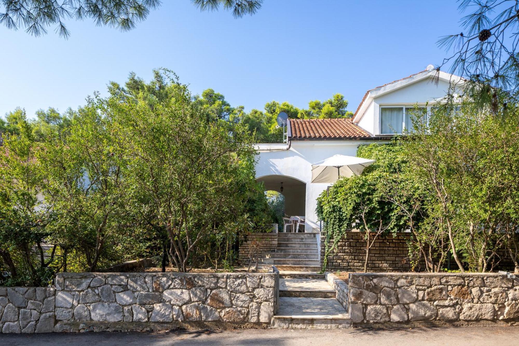 Apartments By The Sea Mudri Dolac, Hvar - 582 Vrboska Bagian luar foto